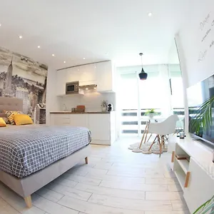 - New Nordic Style & Sunny Apartment
