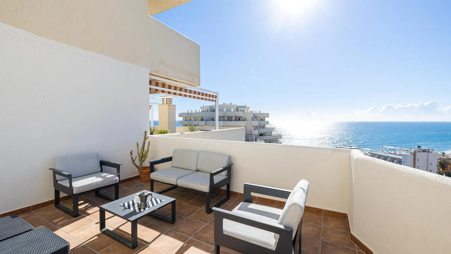 Apartment Holidays2Benal Beach Terraza Solarium Benalmadena Spain